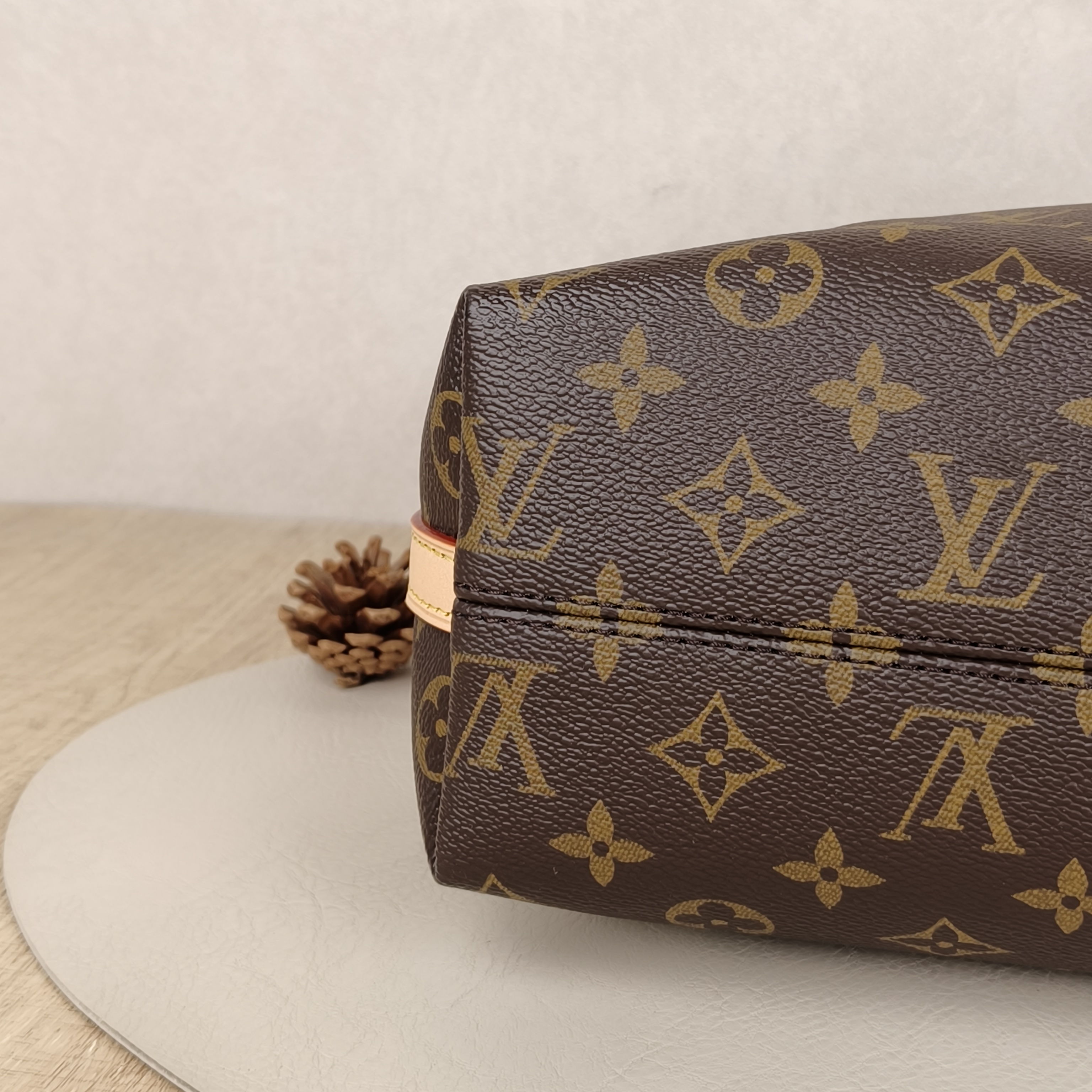 Louis Vuitton Multipass Shoulder Bag Monogrampvc Microchip Edition · Shoulder Strap Dust Bag · 26 × 10 × 18 cm — cover view 5 of 9