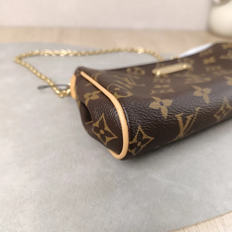 Louis Vuitton Shoulder Bag Pochette Eva Monogram PVC One Size27 × 5 × 11 cm — detail view 10 of 14