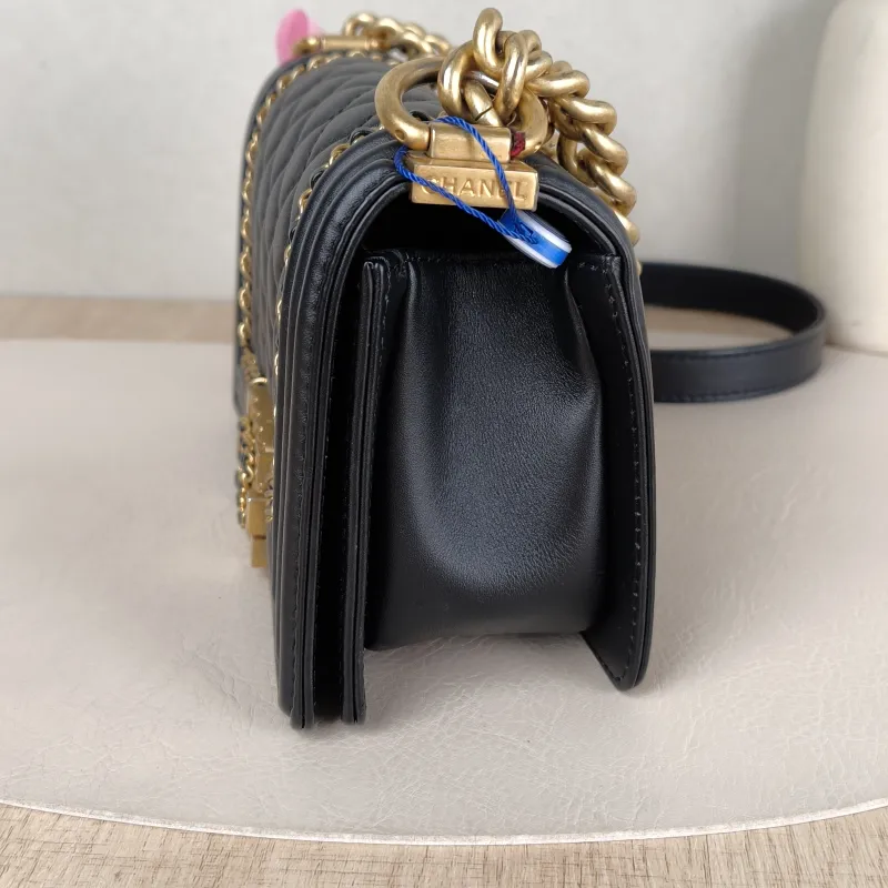 Chanel Crossbody Bag Le Boy​ Black Calfskin Small 20.5 × 8.5 × 12 cm 29 — detail view 12 of 15