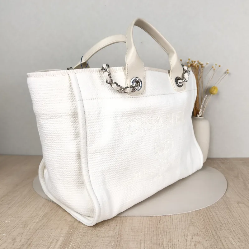 Chanel Shoulder Bag White 38 × 19 × 29.5 cm — cover view 4 of 5