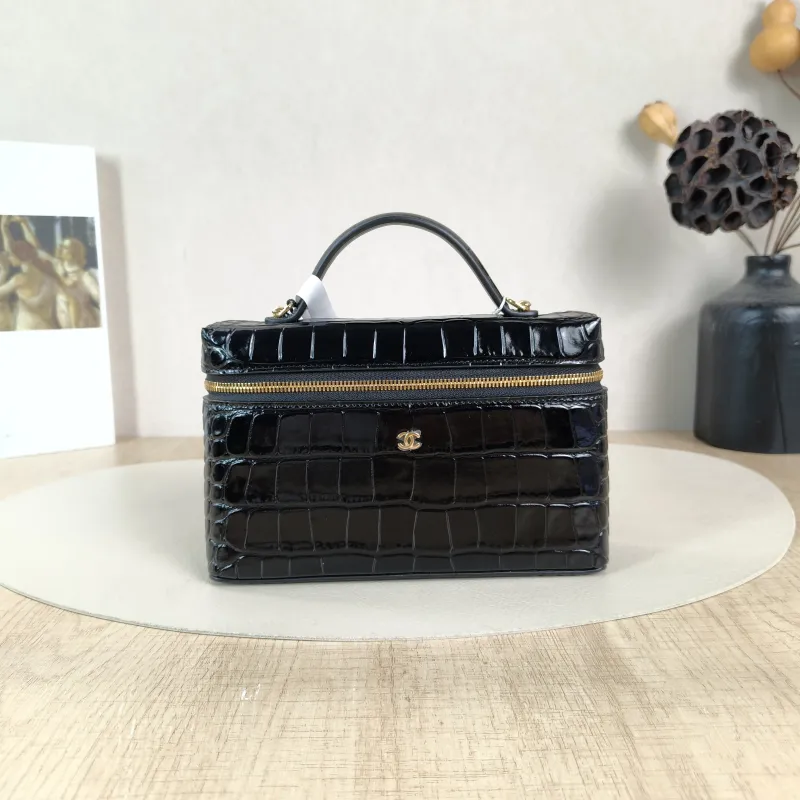 Chanel Crossbody Baglp Box Bag Top Handle Crossbody Bag Black Calfskin One Size19.5 × 5 × 17 cm