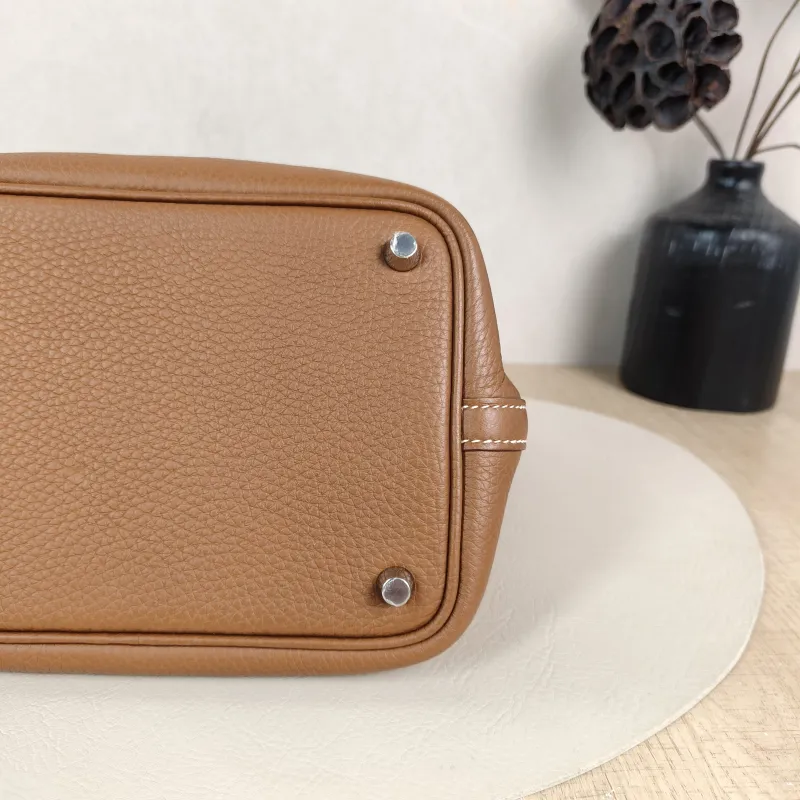 Hermès Top Handle Bag Picotin Lock 18 18 TC Calfskin Small 18 × 13 × 19 cm u — detail view 1 of 9