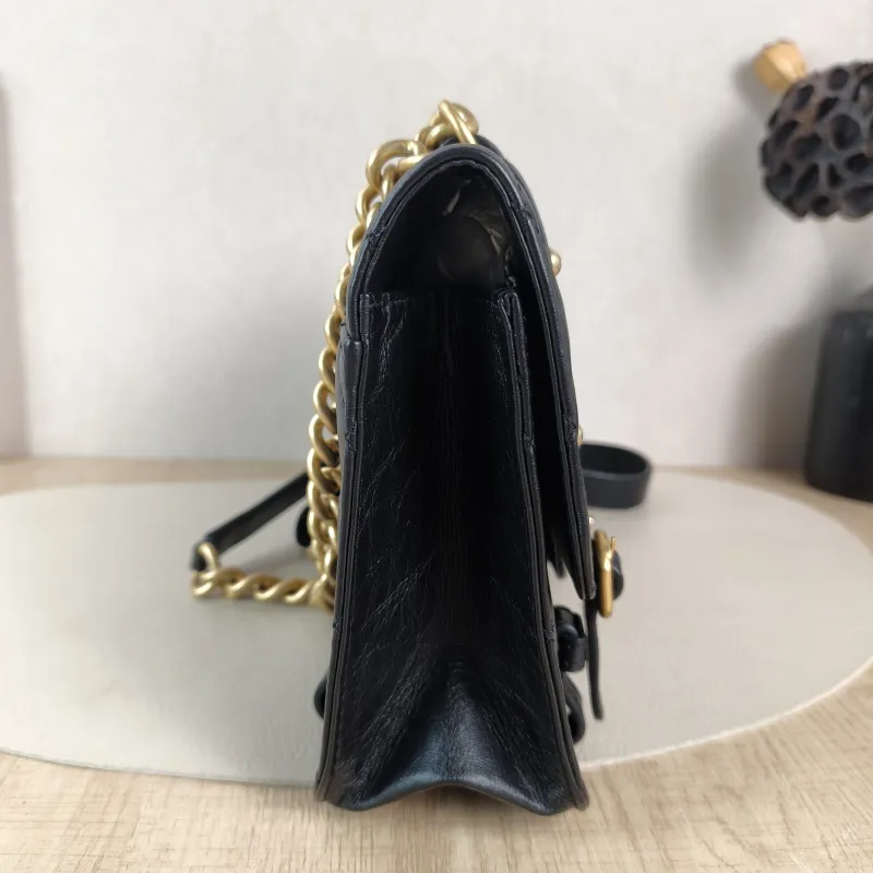 Chanel Crossbody Bag Messenger Bag Black Calfskin One Size 24.5 × 8 × 16.5 cm — detail view 4 of 13