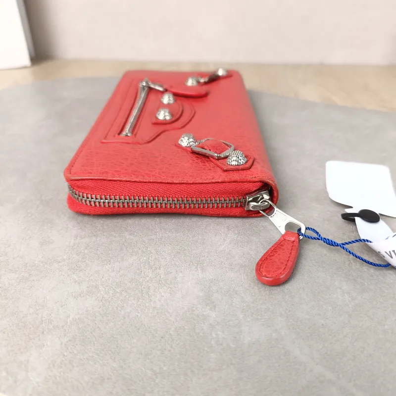 BALENCIAGA Clutch Clutch Red Lambskin One Size19 × 2 × 10 cm — detail view 8 of 11