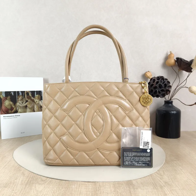 Chanel Top Handle Bag Medallion Taupe Grained Calfskin Large 30 × 15 × 24 cm 7 — detail view 9 of 13