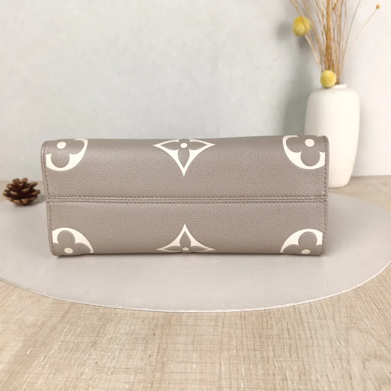 Louis Vuitton Shoulder Bag Onthego · White Monogram Empreinte Embossed Calfskin Small 25 × 11.5 × 19 cm — cover view 2 of 5