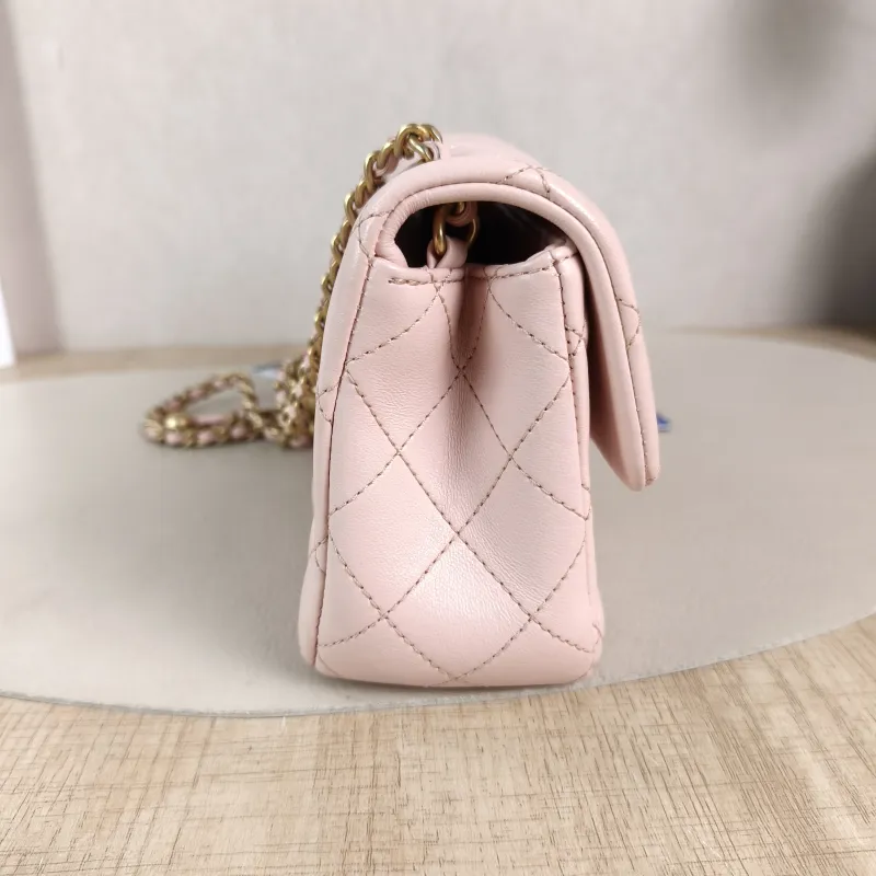 Chanel Crossbody Bag mini Pink Lambskin One Size 20 × 6 × 12 cm — detail view 8 of 14