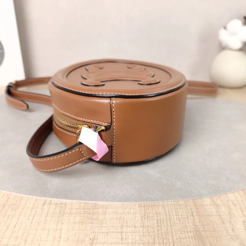 CELINE Crossbody Bag Cuir Triomphe Brown Calfskin Large 20 × 6 × 15 cm — detail view 7 of 10
