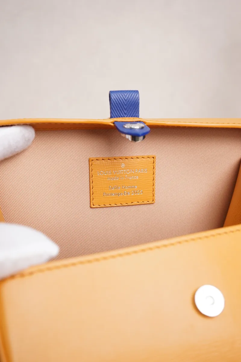 Louis Vuitton Shopper Clutch Yellow Blue Calfskin Microchip Edition · Shoulder Strap · 22.5 × 10.5 × 15 cm — detail view 12 of 16