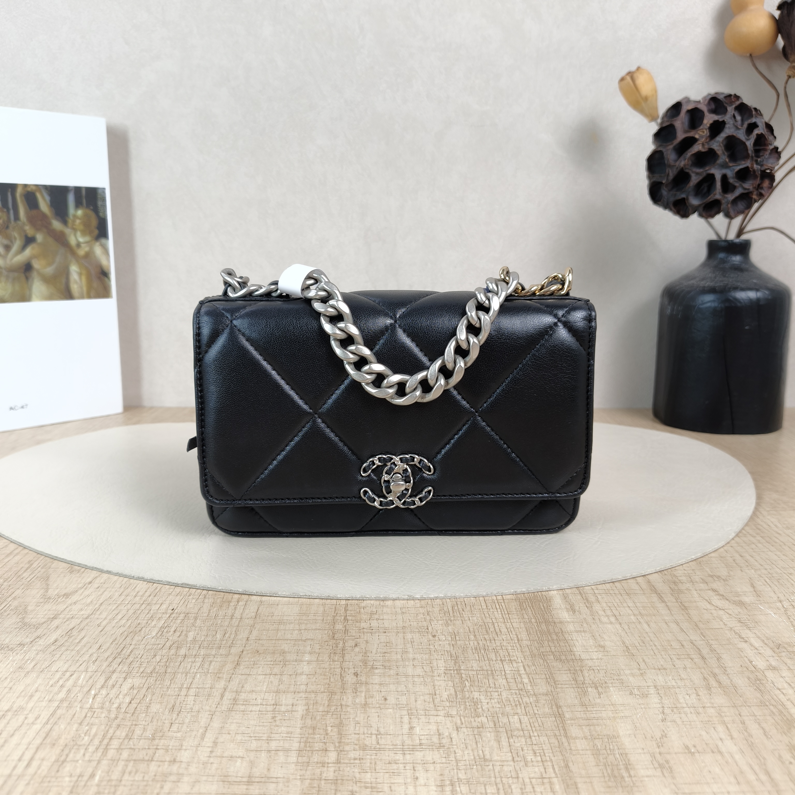 Chanel Crossbody Bag19Bag WOC Black SL ambskinmini19.2 × 3.5 × 12.3 cm