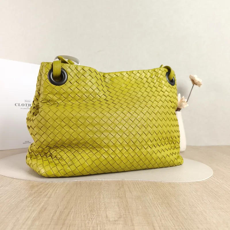 Bottega Veneta Shoulder Bag hobo Shoulder Bag Green Lambskin One Size 32.5 × 13 × 27 cm — cover view 4 of 4
