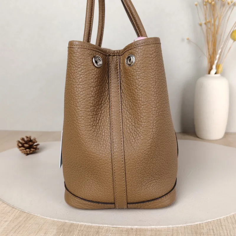 Hermès Top Handle Bag Garden Party 30 30 Negonda Calfskin Medium 30 × 13 × 21 cm B — detail view 6 of 8