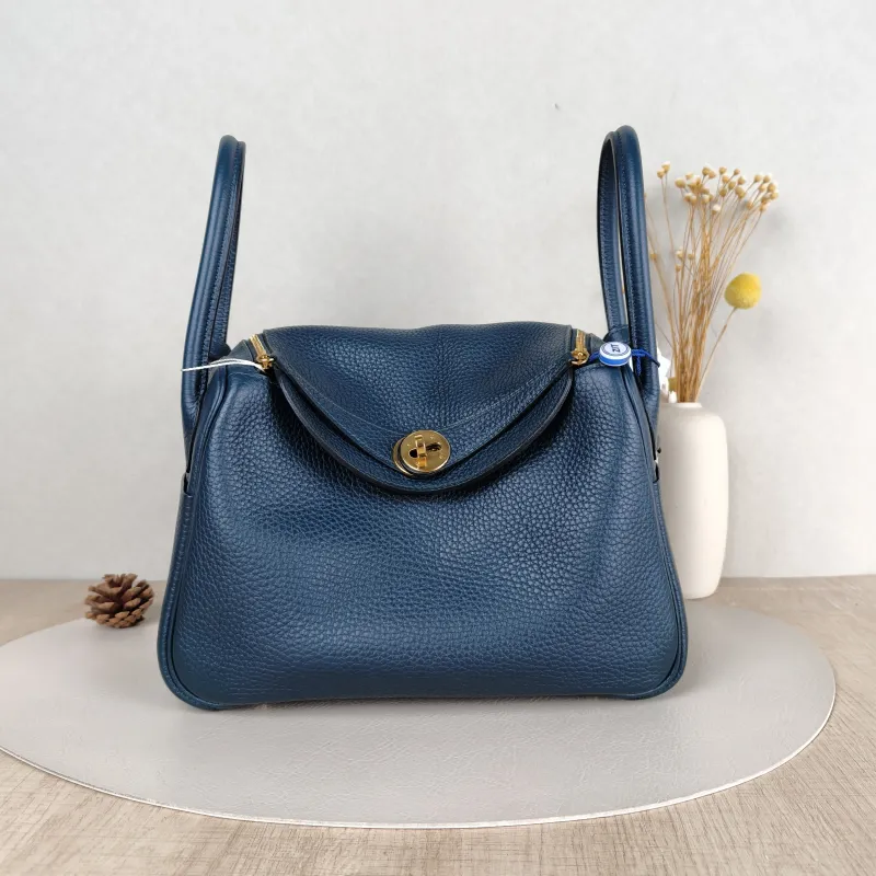 Hermès Crossbody Bag Lindy 266O Taurillon Clemence TC Calfskin Small26 × 12 × 18 cm