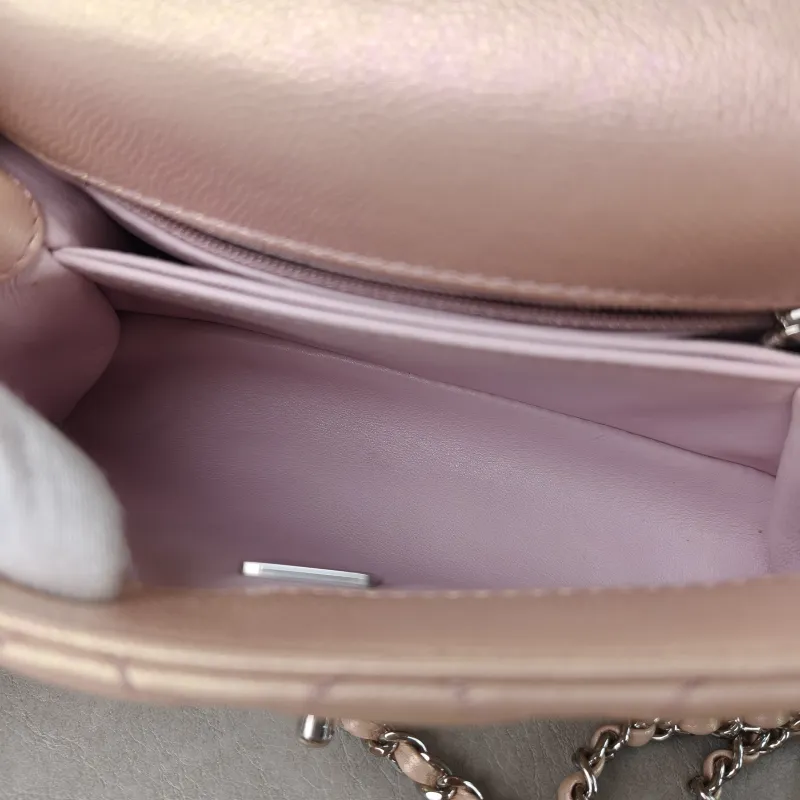 Chanel Crossbody Bag Coco Handle​ Grained Calfskin Mini 19 × 9 × 13 cm — detail view 10 of 12