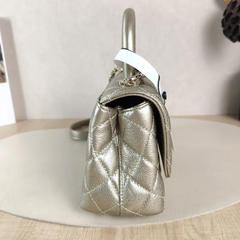 Chanel Crossbody Bag Coco Handle​ Grained Calfskin Mini 19 × 9 × 13 cm — detail view 8 of 12