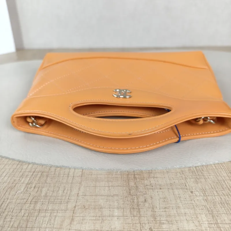 Chanel Crossbody Bag31Bag Calfskinnano20.5 × 3.5 × 17 cm — detail view 3 of 10