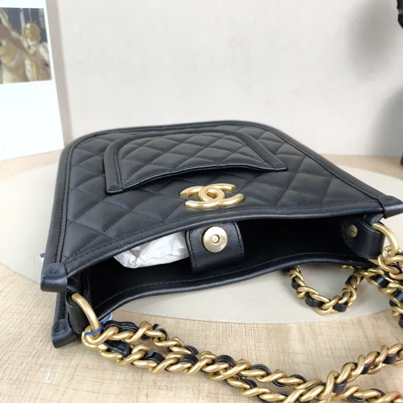 Chanel Crossbody Bag hobo Black Calfskin One Size 22 × 6 × 24 cm — detail view 6 of 10