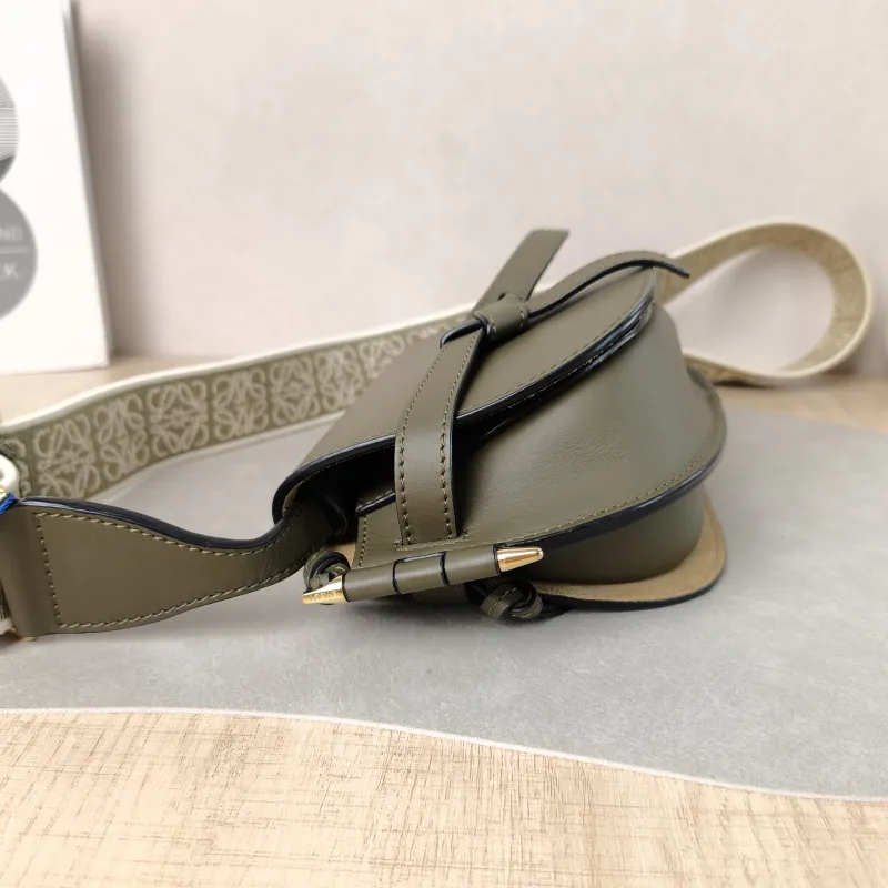 LOEWE Crossbody Bag Gate Dual Green Calfskin Mini 21 × 9.5 × 12.5 cm — detail view 3 of 13