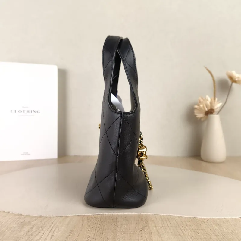 Chanel Top Handle Bag26p hobo Black Calfskin Small21 × 10 × 27.5 cm — detail view 1 of 12