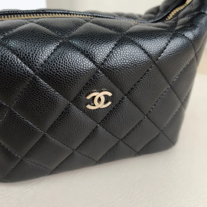 Chanel Crossbody Bag Crossbody Bag Black Grained Calfskin One Size 16 × 6 × 13 cm — detail view 3 of 11