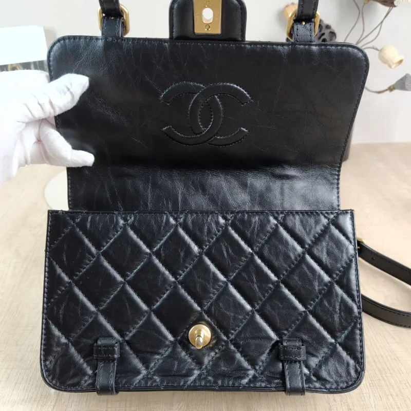 Chanel Crossbody Bag21b Black Calfskin One Size25 × 8 × 17 cm — detail view 1 of 13