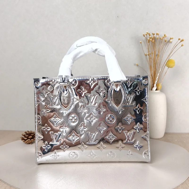 Louis Vuitton Top Handle Bag Onthego Silver Patent Leather Small 25 × 11.5 × 19 cm — cover view 2 of 5