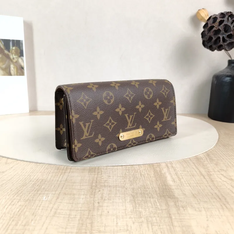 Louis Vuitton Crossbody Bag LILY Chain Bagwoc Monogram PVC 21 × 3.5 × 10.5 cm — cover view 3 of 5