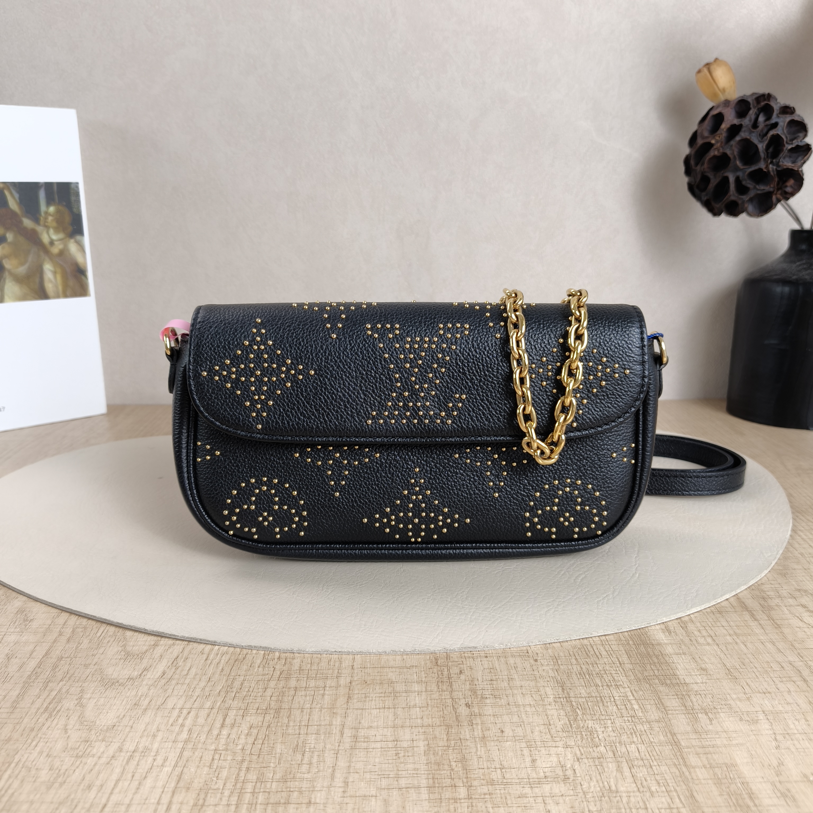 Louis Vuitton Crossbody Bag IVY Black Monogram Empreinte Embossed Calfskin Small23.5 × 4.3 × 12 cm