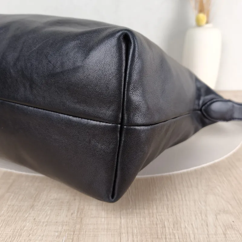 Miumiu Top Handle Bag Spirit Vanity Case Bag Cosmetic Bag Black Lambskin Medium 28 × 13 × 21.5 cm — detail view 7 of 12