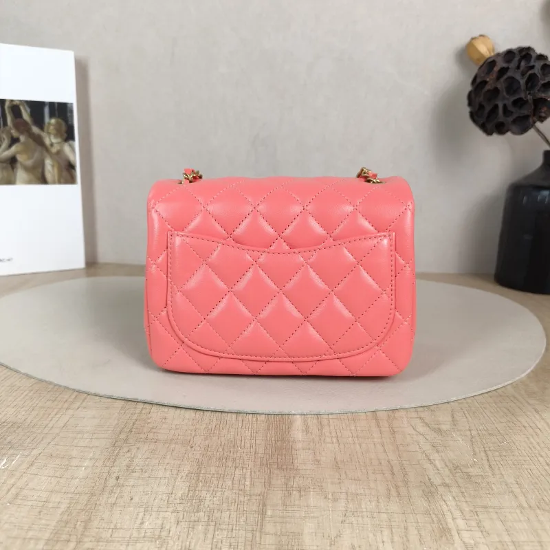 Chanel Crossbody Bag Red Lambskin One Size 17 × 8 × 13.5 cm — cover view 3 of 6
