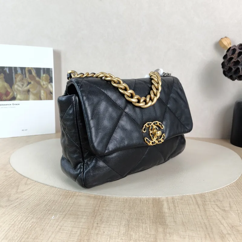 Chanel Crossbody Bag19Bag Black SL ambskin Small26 × 9 × 16 cm — cover view 2 of 5