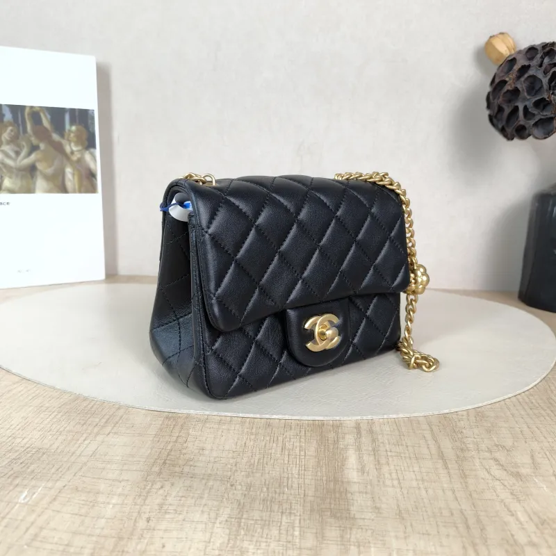 Chanel Crossbody Bag Black with Gold-Tone Hardware Lambskin Mini 17 × 8 × 12 cm — cover view 4 of 5