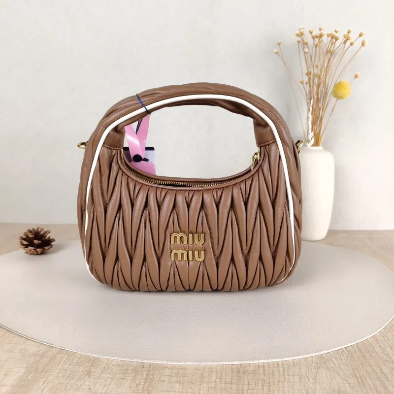 Miumiu Shoulder Bag Wander Matelassé Hobo Lambskin Small 20 × 6 × 17 cm