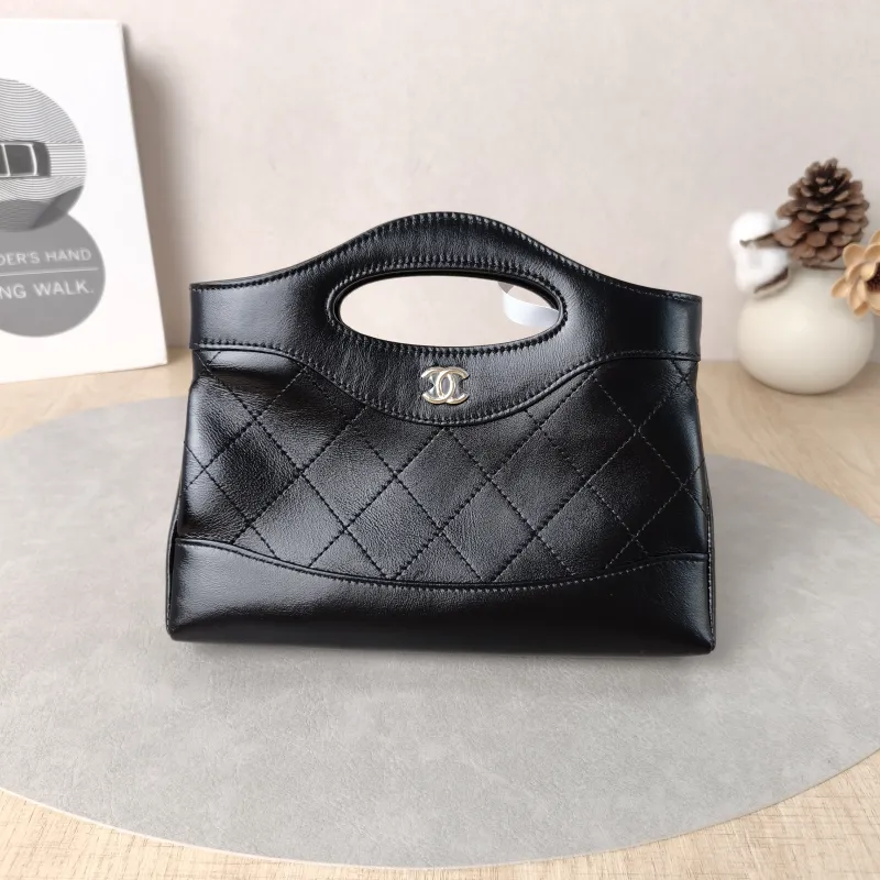 Chanel Shoulder Bag31Bag Black Waxed Leather Calfskinnano20.5 × 3.5 × 17 cm