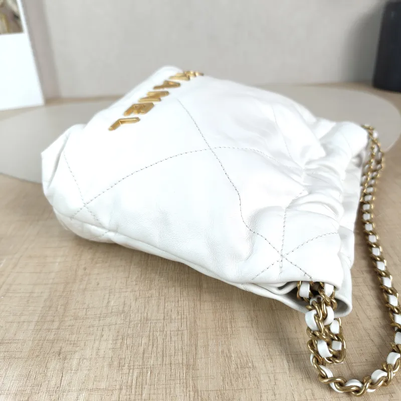 Chanel Shoulder Bag 22Bag White CC alfskin Mini 20 × 6 × 19 cm — detail view 3 of 11