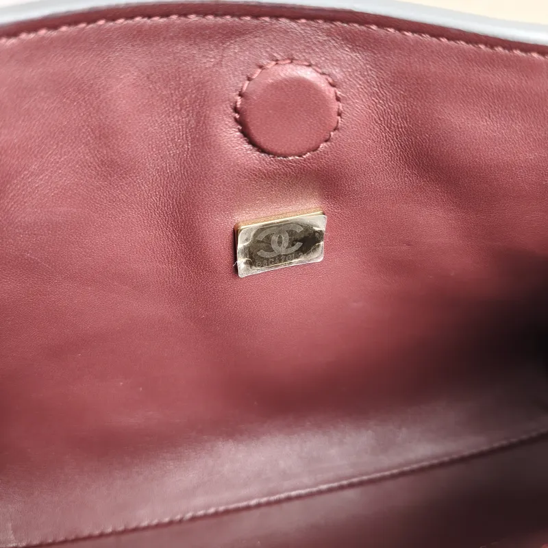 Chanel Shoulder Bag Silver Waxed Leather One Size 23 × 7 × 14 cm — detail view 1 of 12