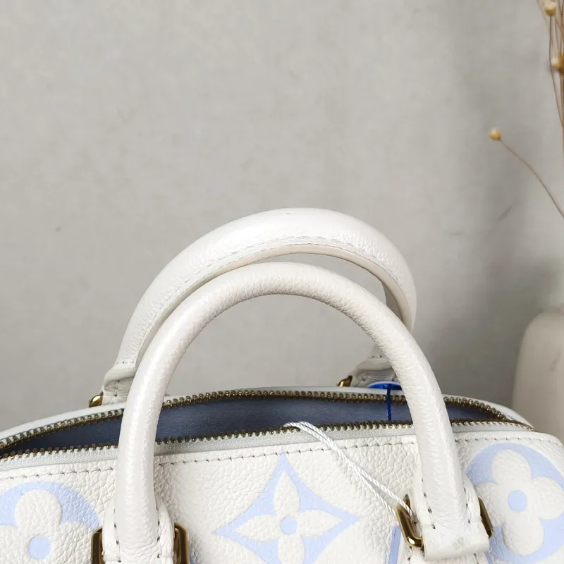 Louis Vuitton Crossbody Bag Speedy20 White · Blue Empreinte Embossed Calfskin Small 20.5 × 12 × 13.5 cm — detail view 10 of 11