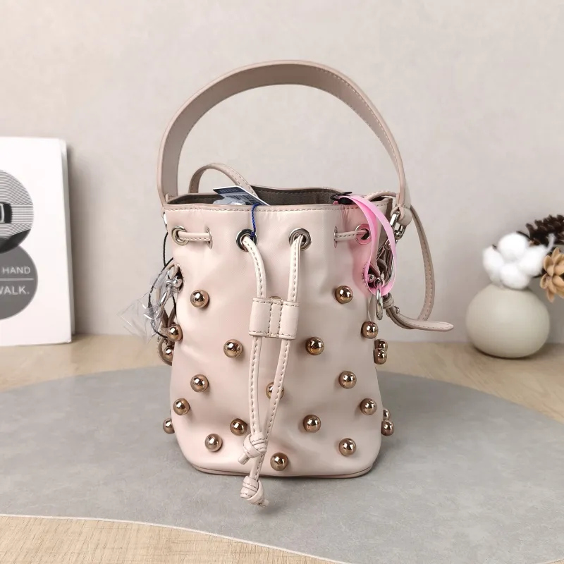FENDI Crossbody Bag Mon Tresor Bucket Bag Pink Calfskin Mini 12 × 10 × 18 cm