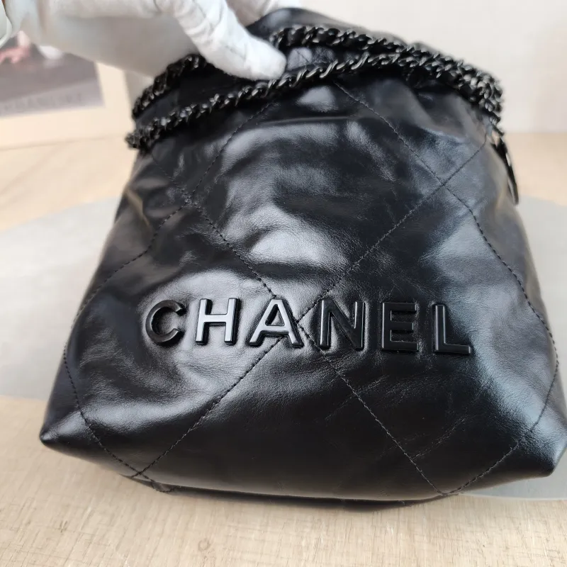 Chanel Shoulder Bag 22Bag Black CC alfskin Mini 20 × 6 × 19 cm — detail view 5 of 11