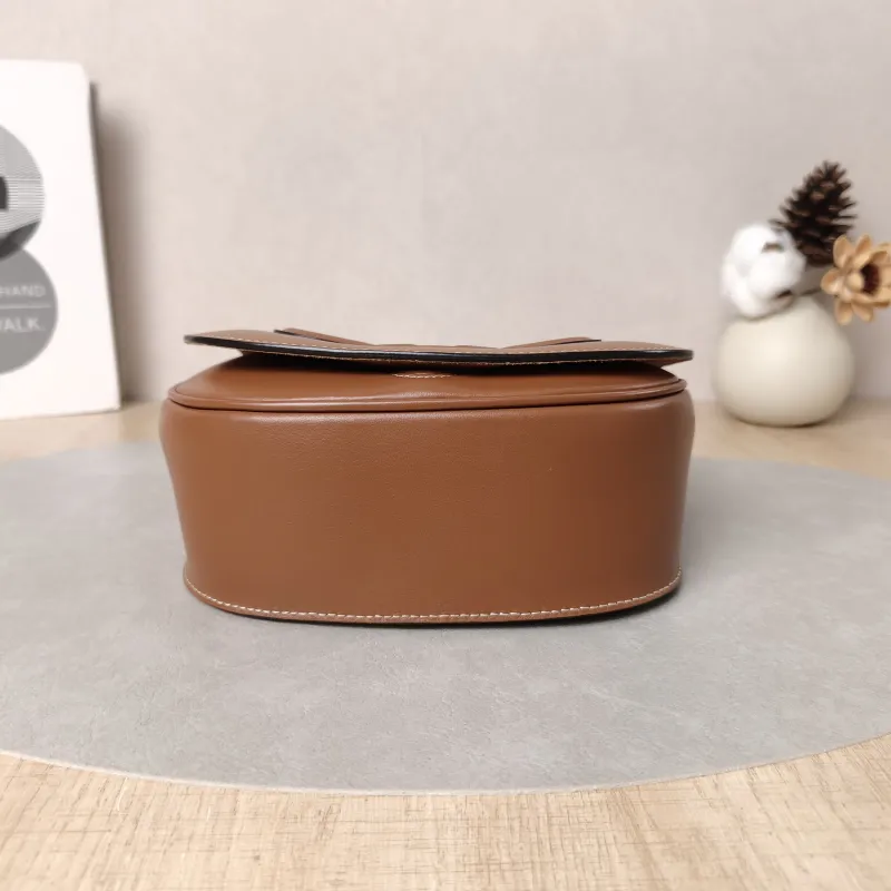 CELINE Crossbody Bag FOLCO TRIOMPHE Caramel Calfskin One Size18.5 × 7 × 15 cm — cover view 3 of 5