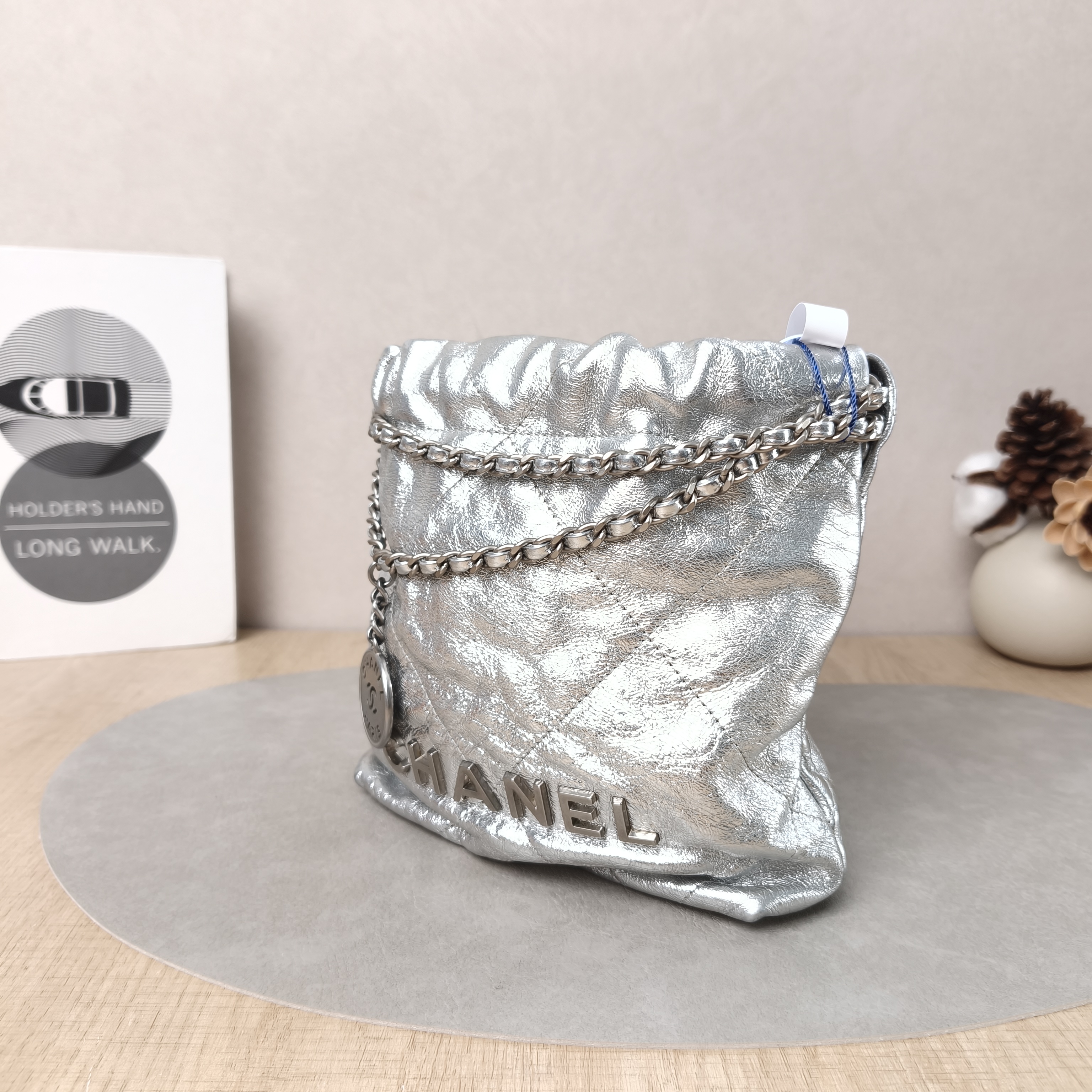 Chanel Crossbody Bag22Bag Silver Calfskinmini20 × 6 × 19 cm — cover view 5 of 6