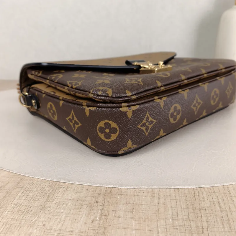 Louis Vuitton Crossbody Bag Pochette Métis Monogram Colorblock PVC Medium 25 × 7 × 19 cm — detail view 7 of 13