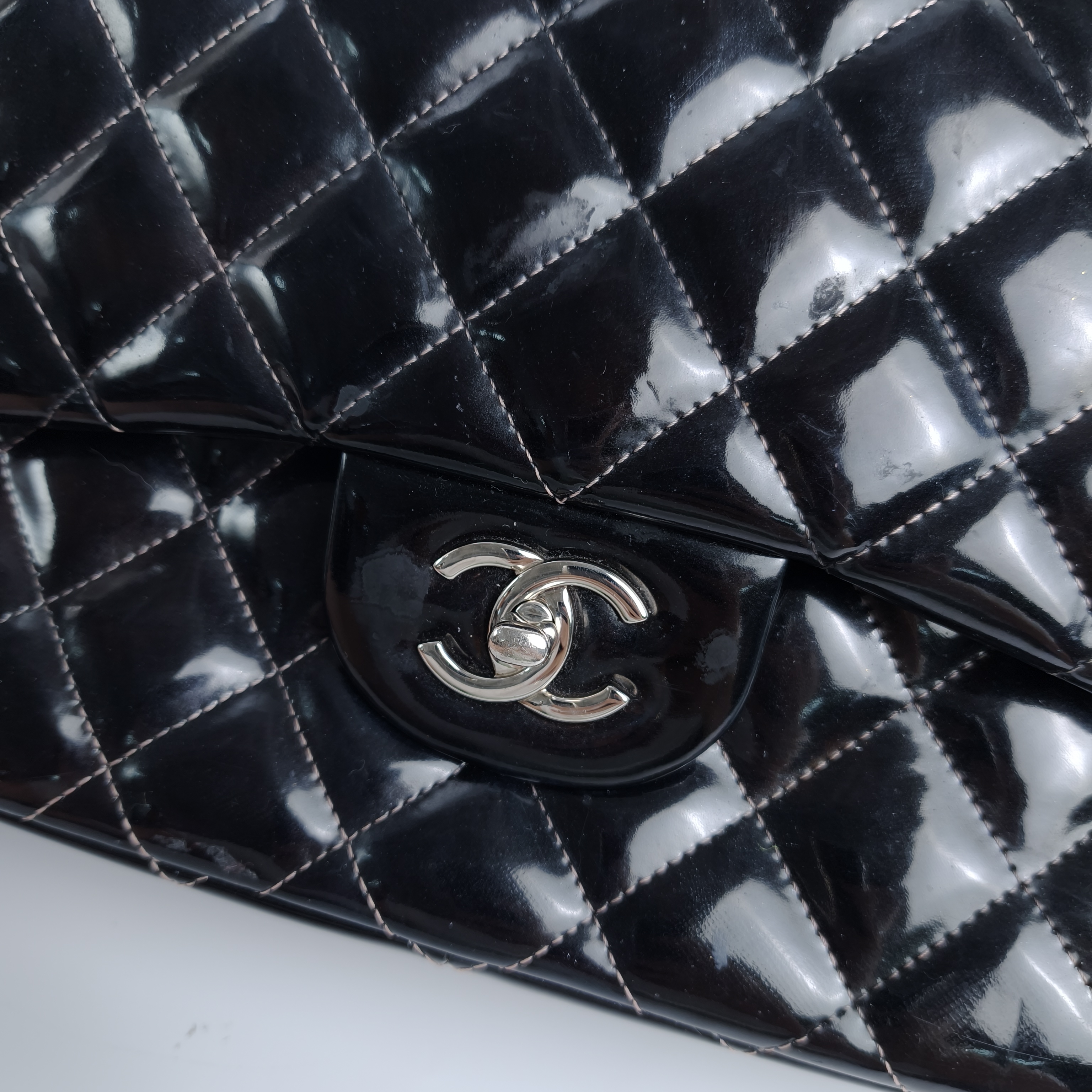 Chanel Crossbody Bag Classic Flap Jumbo CF Jumbo Black Patent Leather Large30 × 10 × 19.5 cm — cover view 15 of 17