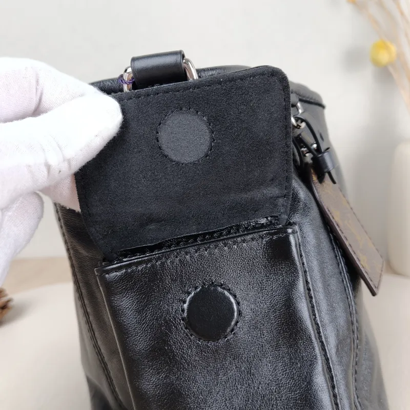 Louis Vuitton Crossbody Bag Carryall Cargo Vibe Black SL ambskin Small 33.5 × 15 × 23 cm — detail view 7 of 14
