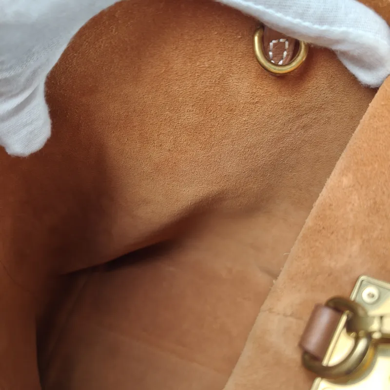 Louis Vuitton Shoulder Bag Low Key Hobo Shoulder Bag Calfskin Small 24 × 16 × 28 cm — detail view 11 of 15
