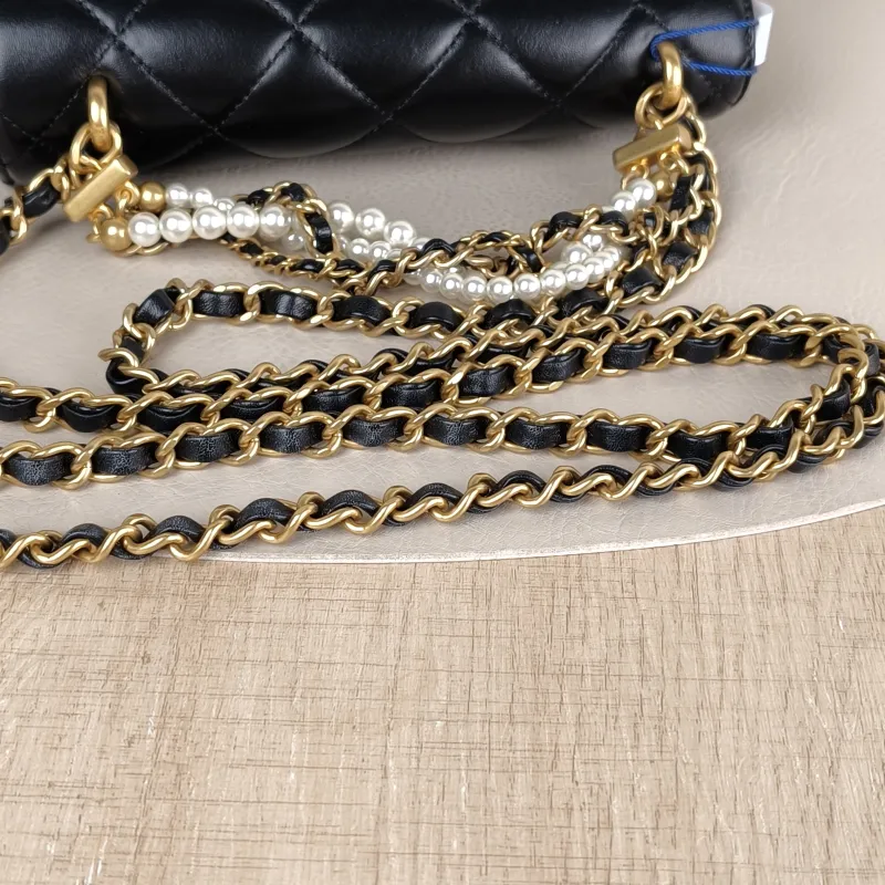 Chanel Crossbody Bag 26c Pearl Black Lambskin Small 20 × 6 × 14 cm — detail view 12 of 12