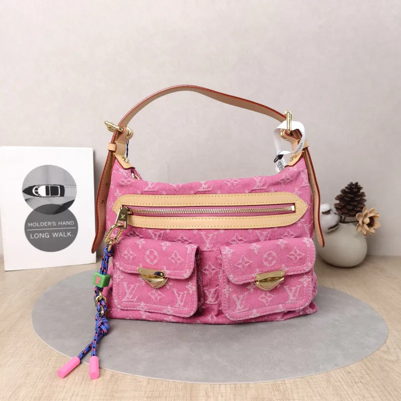 Louis Vuitton Shoulder Bag Baggy hobo Shoulder Bag Pink One Size30 × 13 × 22 cm