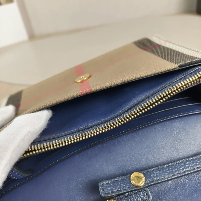 BURBERRY Crossbody Bag Crossbody Bag Colorblock Canvas One Size19 × 4 × 13 cm — detail view 7 of 12