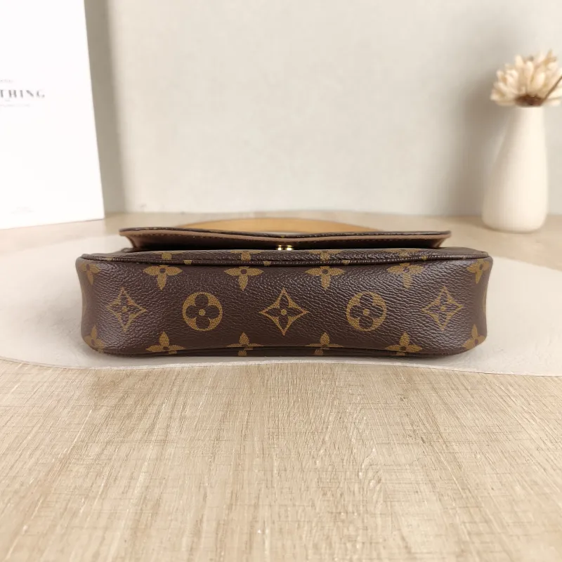 Louis Vuitton Crossbody Bag IVY Monogram PVC Small 23.5 × 4.3 × 12 cm — cover view 4 of 5