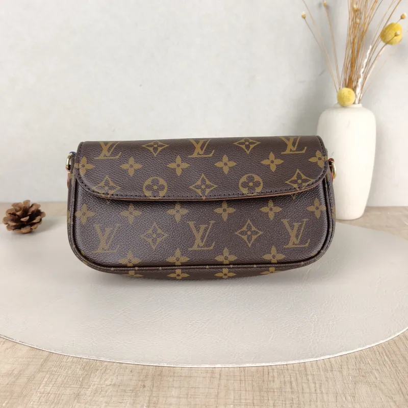 Louis Vuitton Crossbody Bag IVY Monogram PVC Small23.5 × 4.3 × 12 cm